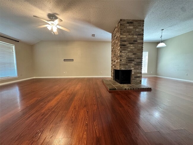 Building Photo - 11 Cottage Grove Pl