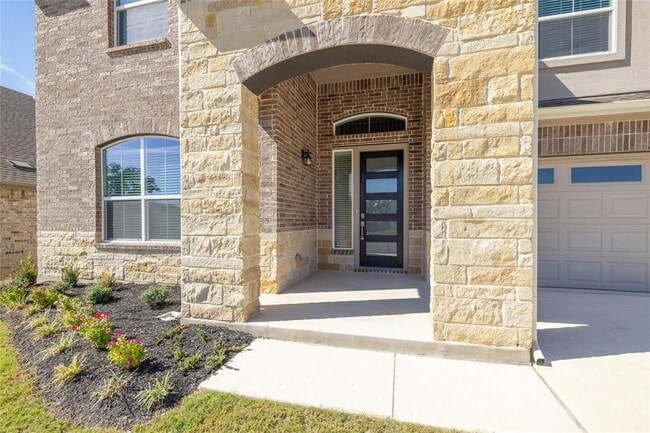 Photo - 113 Shadow Oak Cv