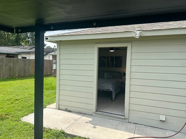 Photo - 523 Cresline St