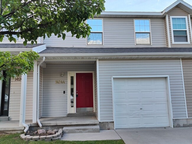 Photo - Spectacular 3-Bedroom Draper Townhouse with Garage