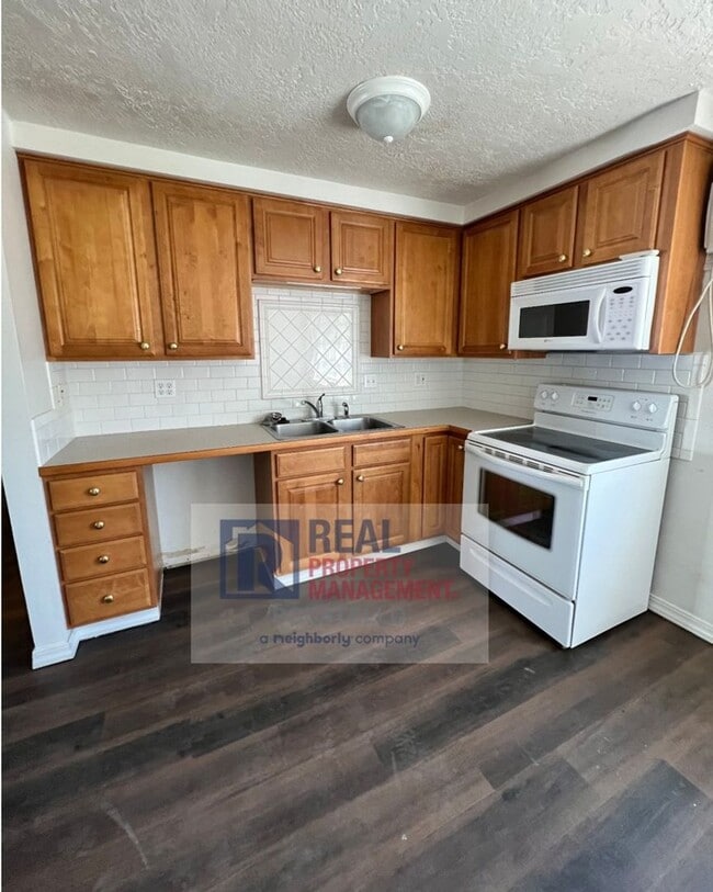 Photo - 2 bedroom 1 bath duplex - Single car garage