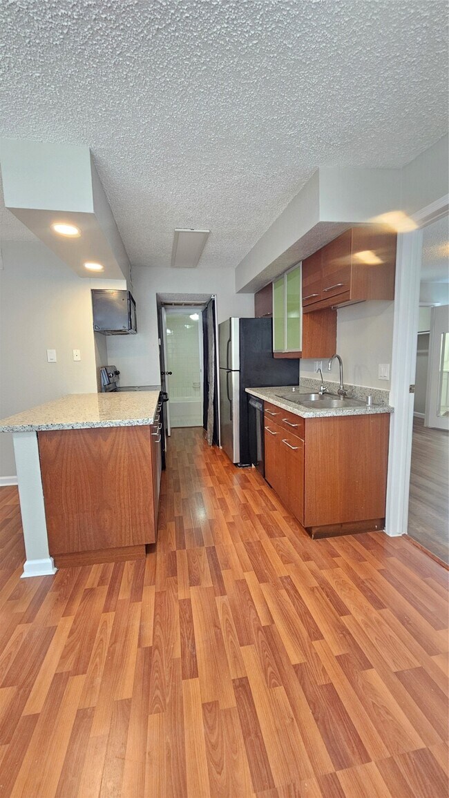 Photo - 2750 Holly Hall St Unidad 1811