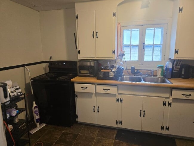 Photo - 110 Robinson St Unidad Upper Robinson