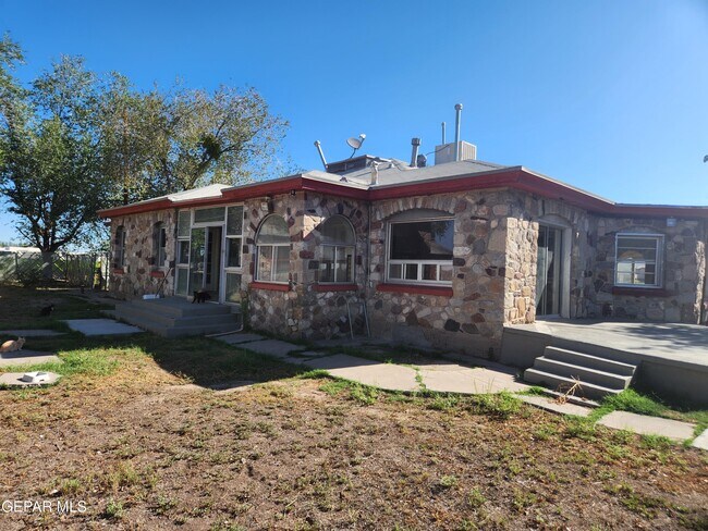 Photo - 6643 Westside Dr