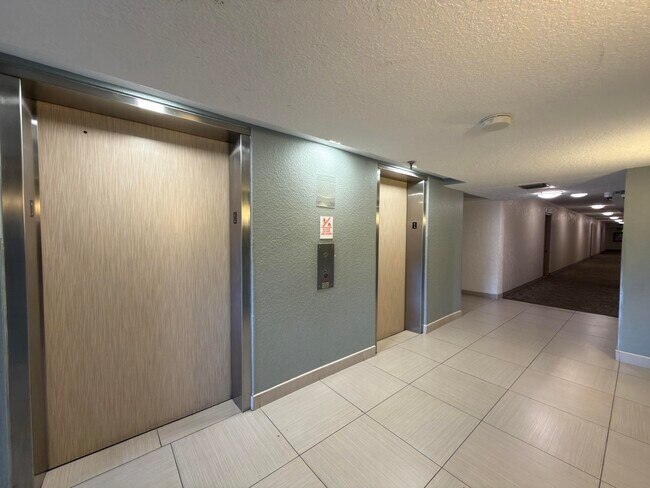 Photo - 9440 SW 8th St Unit 208
