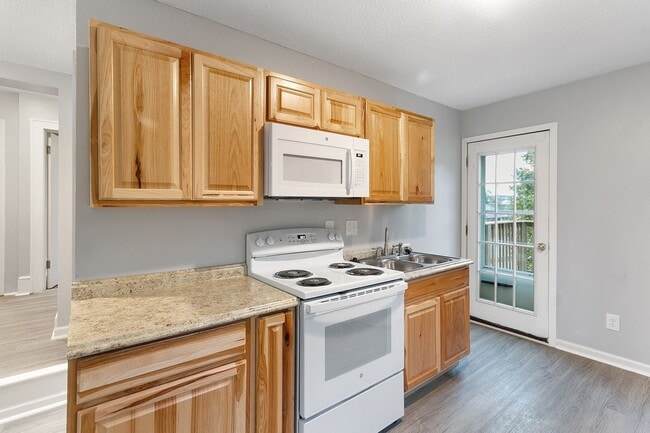 Photo - 210 Roanoke St Unit Apartment B