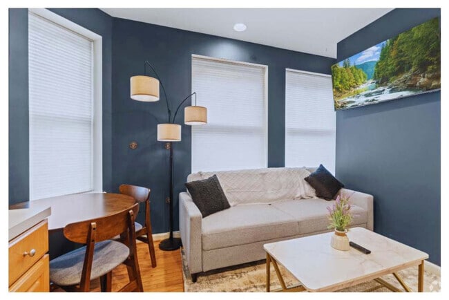 Building Photo - 242 S 17th St Rental