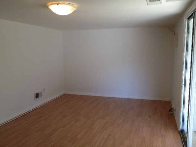 Photo - 104 Pipers Pl