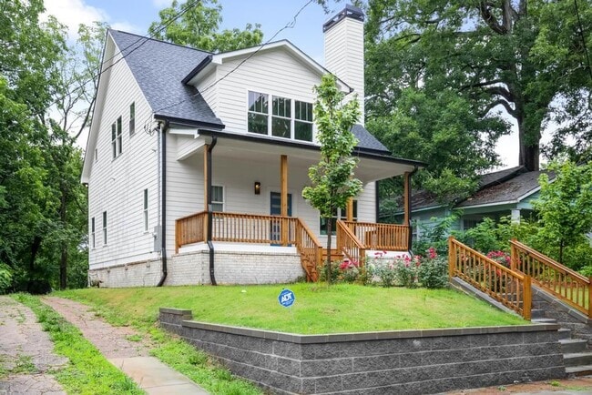 Photo - 79 Adair Ave SE