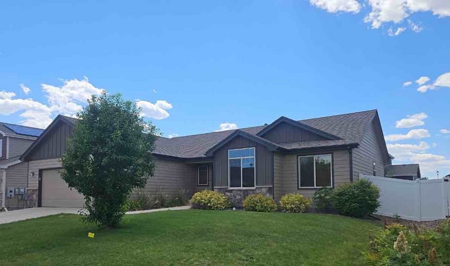 Photo - Spacious 3 bed, 2 Bath Wellington Home!