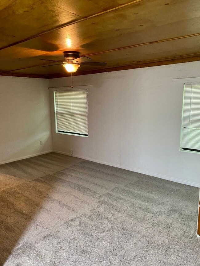 Photo - Cozy 1/1 duplex unit on a large lot - Available in June. Unit E1