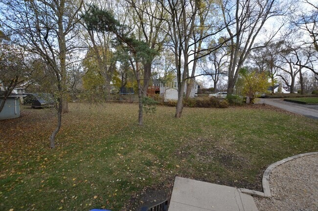 Photo - 3916 E Lake Shore Dr