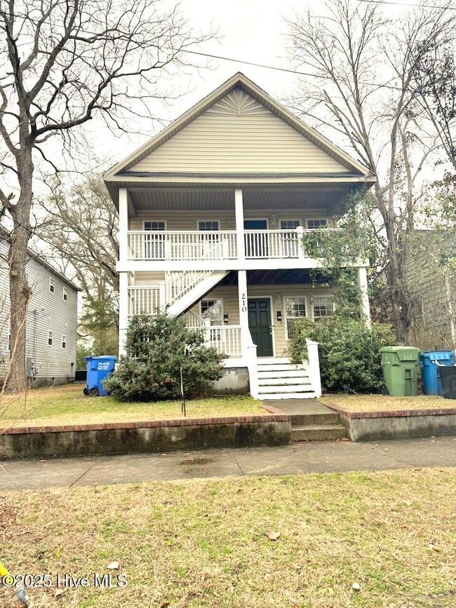 Photo - 210 S 9th St Townhome