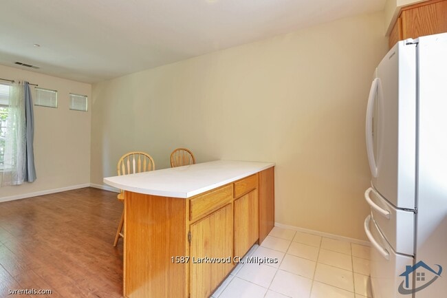 Photo - 1587 Larkwood Ct