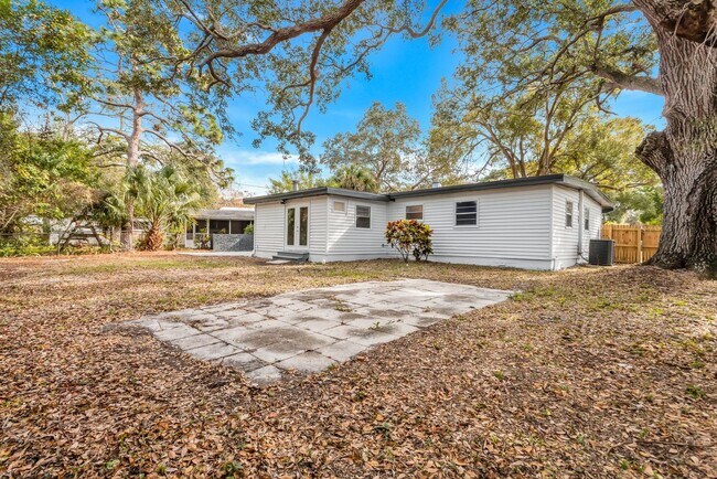 Photo - Large 3bdrm/2bath Home with garage & carpo...