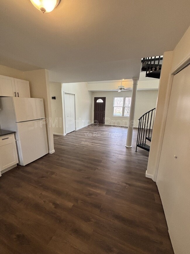 Photo - 887 Edwards Rd Unit D