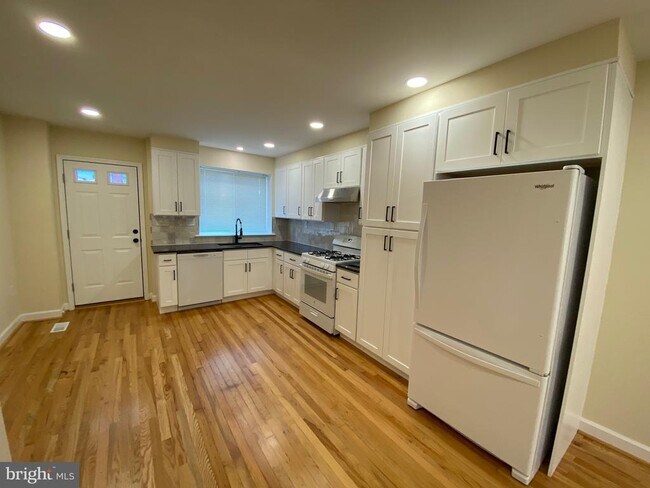 Photo - 337 Joplin St