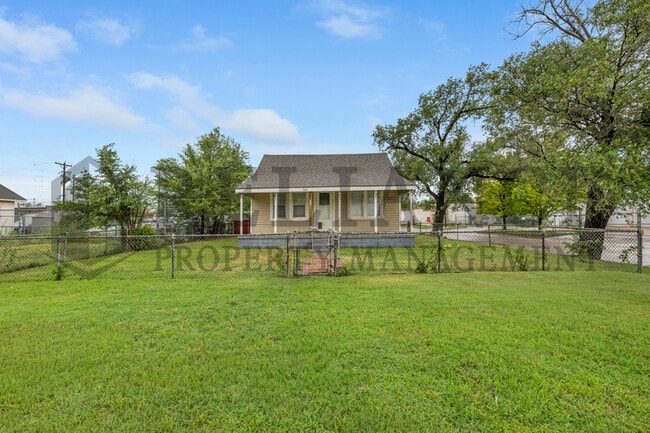 Photo - 1501 S Walnut St