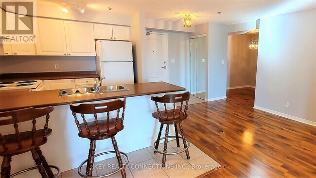 Photo - 330 Prince Charles Dr S Unité 1201