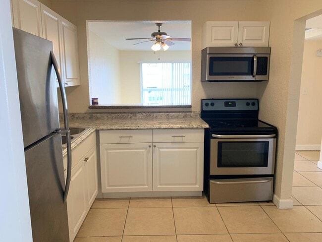 Photo - 15221 NE 6th Ave