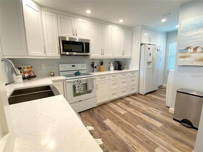 Photo - 7041 W Country Club Dr N Unit 218