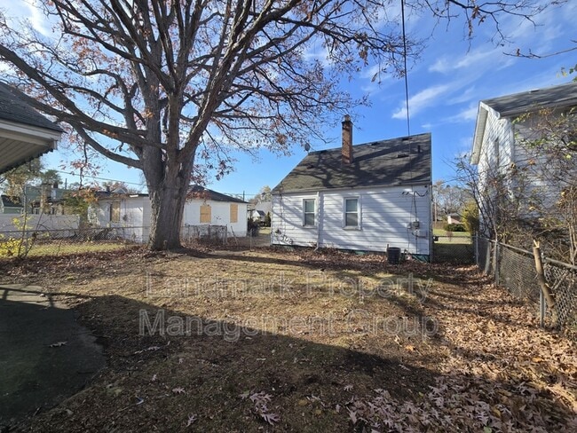 Photo - 19960 Wisconsin St