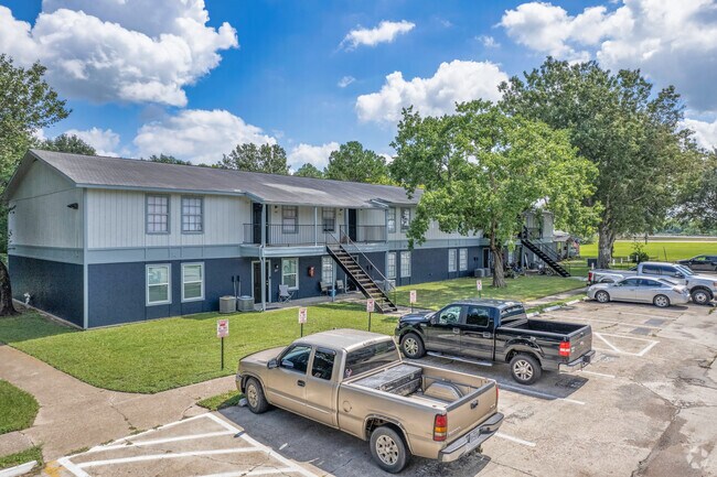 Whisper Oaks Apartments