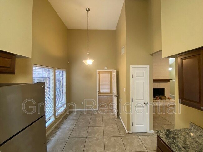 Photo - 17510 Mapletrail Dr