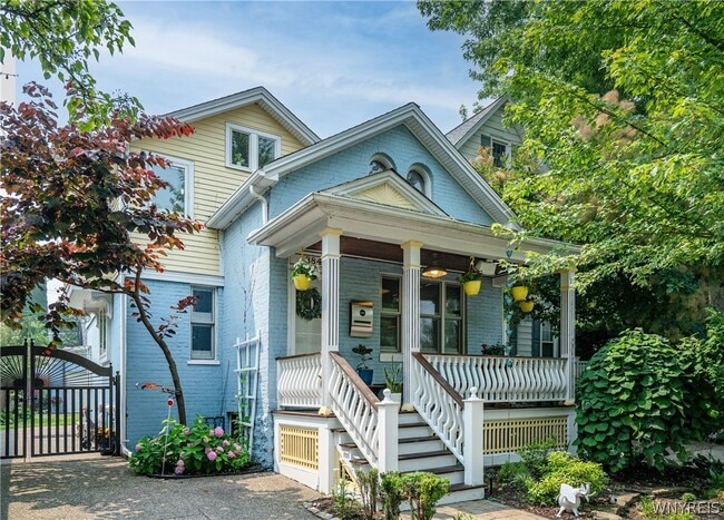 384 Summer St