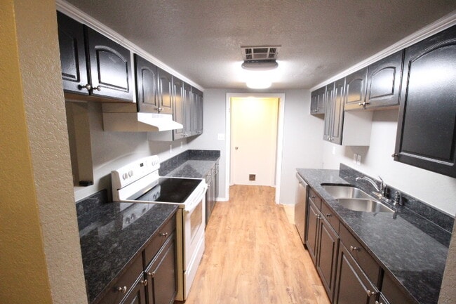 Photo - 1932 Lariat Cir