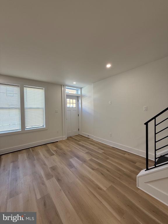 Photo - 2338 Fernon St