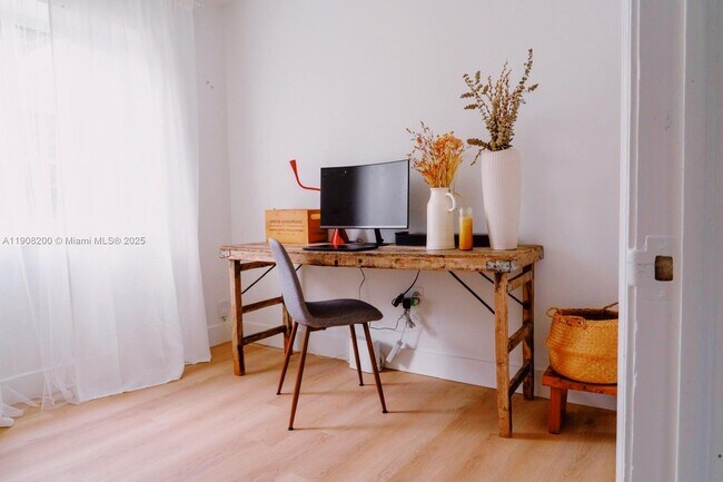 Photo - 1075 NE 120th St