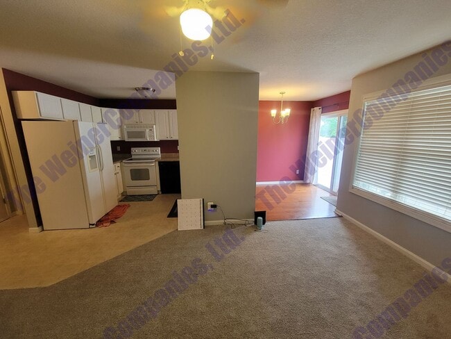 Building Photo - 3 Bedroom/2.5 Bathroom Townhome – Available August 1st!