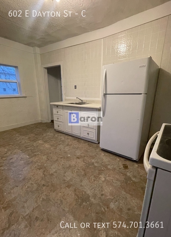 Building Photo - 602 E Dayton St Unit C