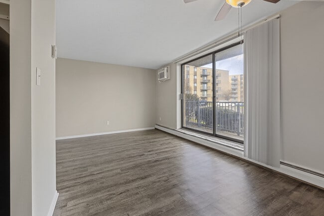 Photo - Lakeland Commons