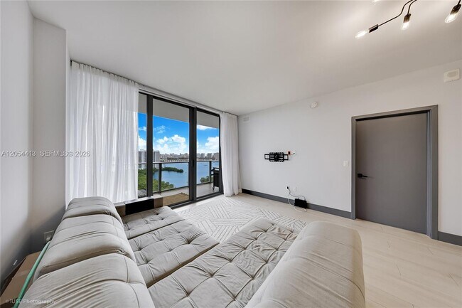 Photo - 16385 Biscayne Blvd Unit 2205