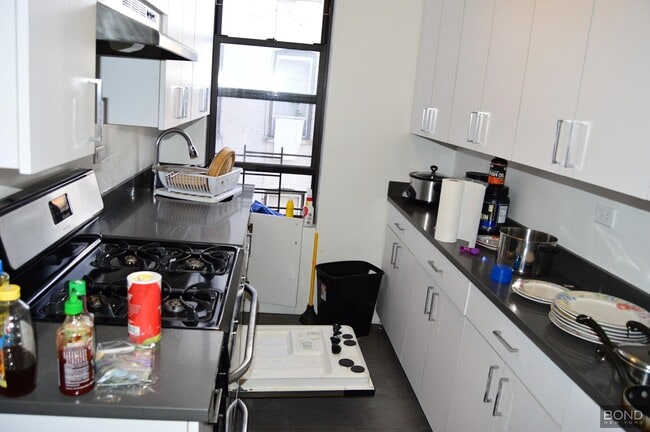Building Photo - 31-43 Steinway Street Unit 3R Rental