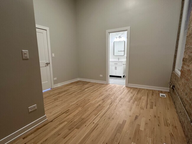 Photo - 2649 W Cortland St Unidad 1