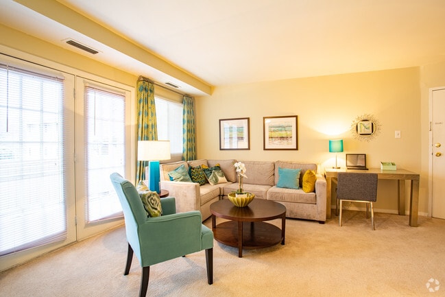 Windsor- 2BR, 1BA - Ashton Square Apartments