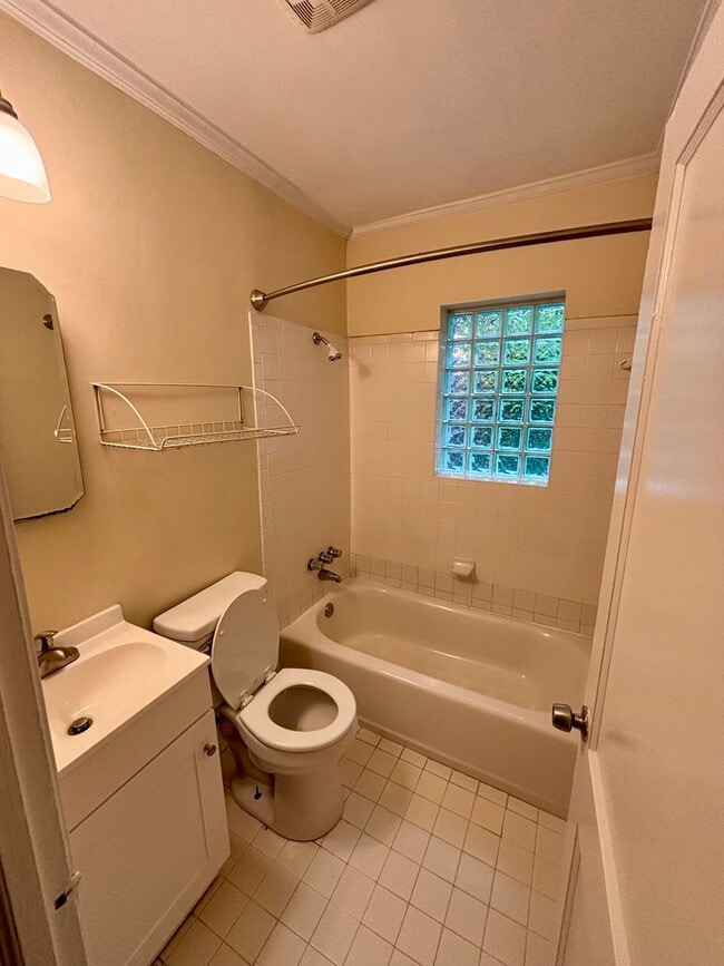 Photo - Live at the Color Wheel - Walk to UNC!