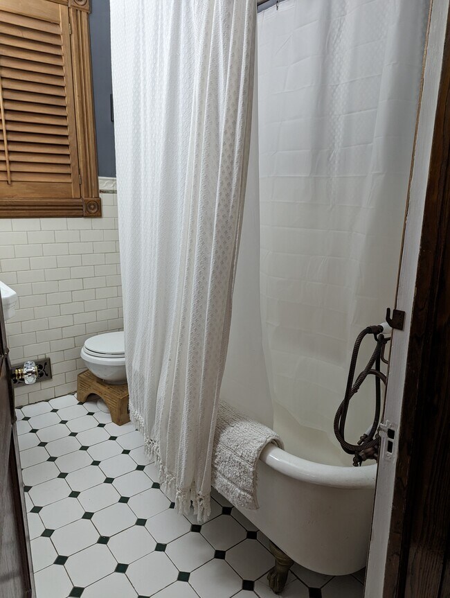 465 Hoboken Rd Rental House Rental in Carlstadt, NJ