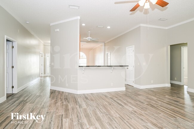 Photo - 2352 Chartley Ln S