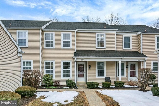 Photo - 903 Cambridge Ct