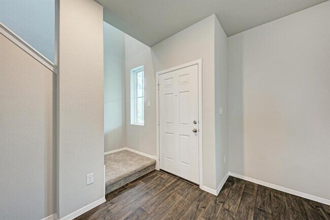 158 Daylily Dr