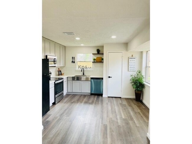 Photo - 16818 Red Gully Dr