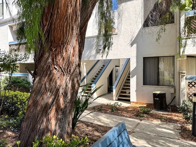 Building Photo - 2236 River Run Dr Unit 227