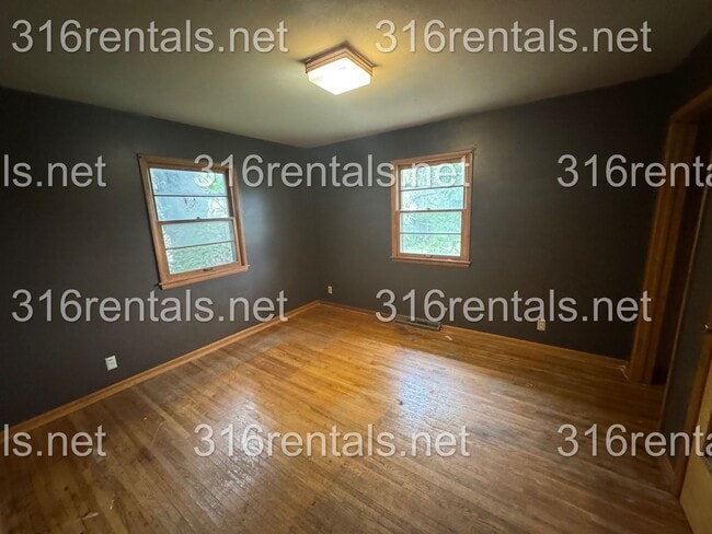 Photo - $975 - 3 bed 1 bath - Single Family Home