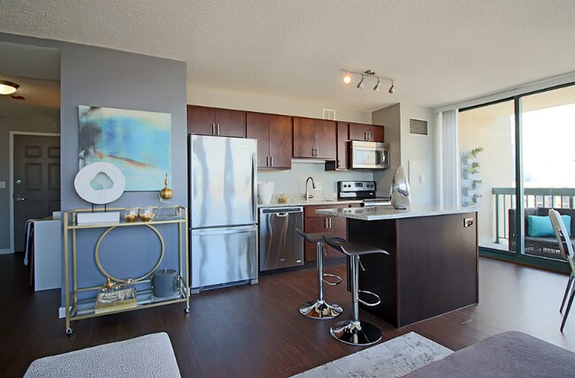 Photo - 75 W Superior St