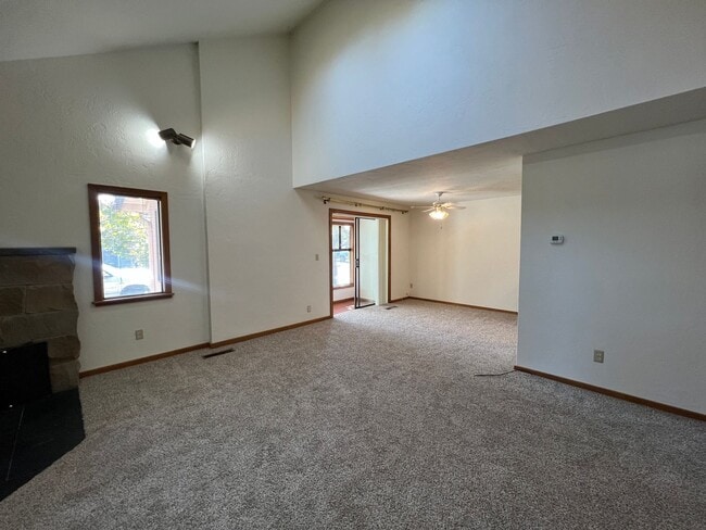 Photo - E Court Duplex Unit 658-68