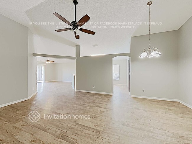 Photo - 2107 Deercroft Dr